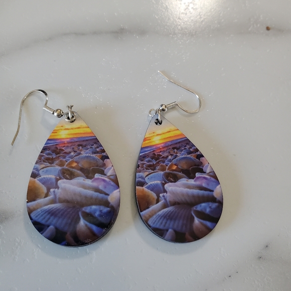 Sea Shells Beach Teardrop Earrings - Picture 4 of 11